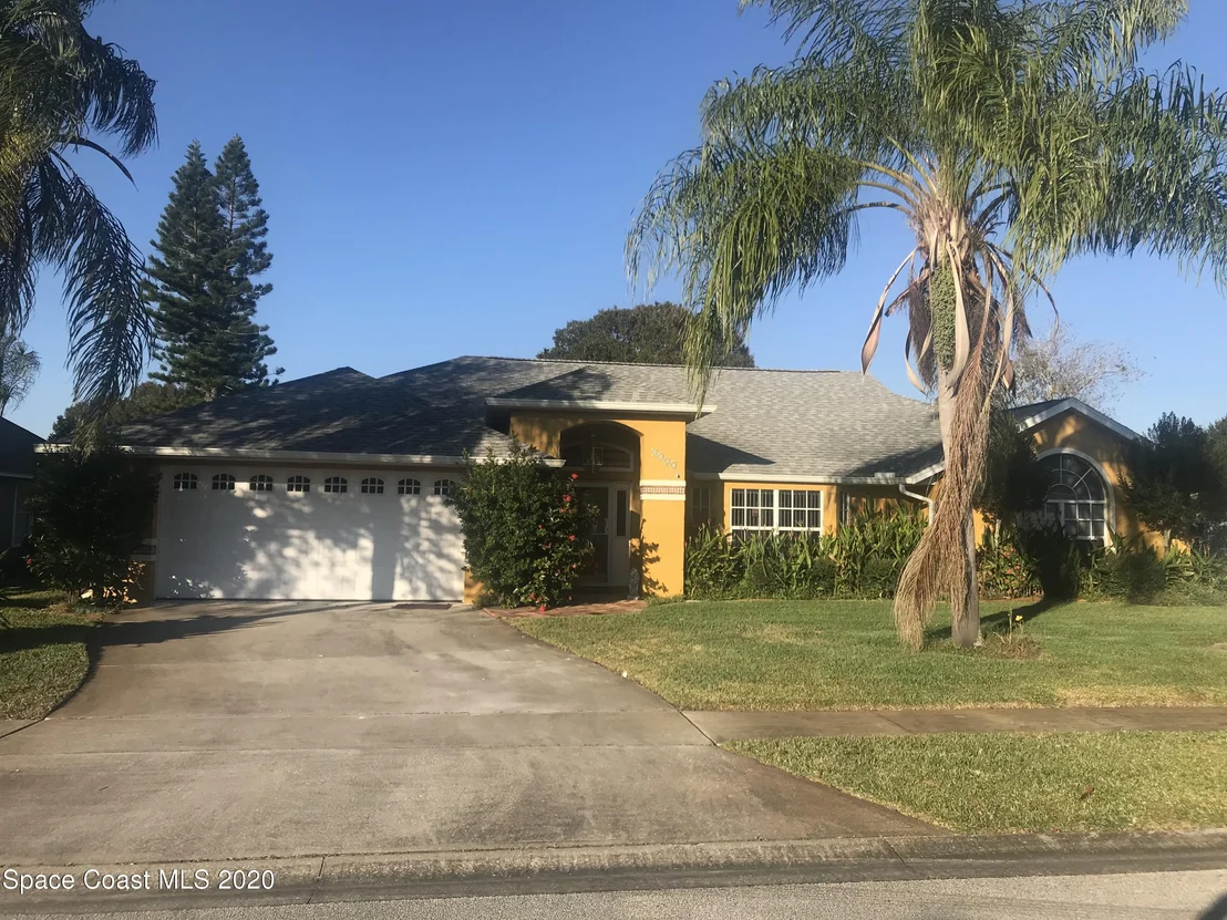 Photo of 1327 RICHWOOD Circle