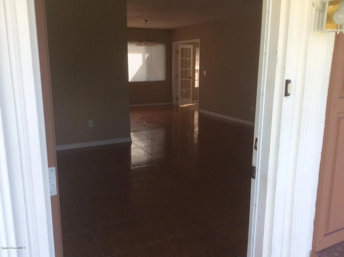 Photo of 1359 Carr Circle NE