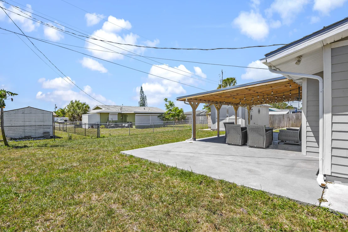 Photo of 1012 Cable Lane NE