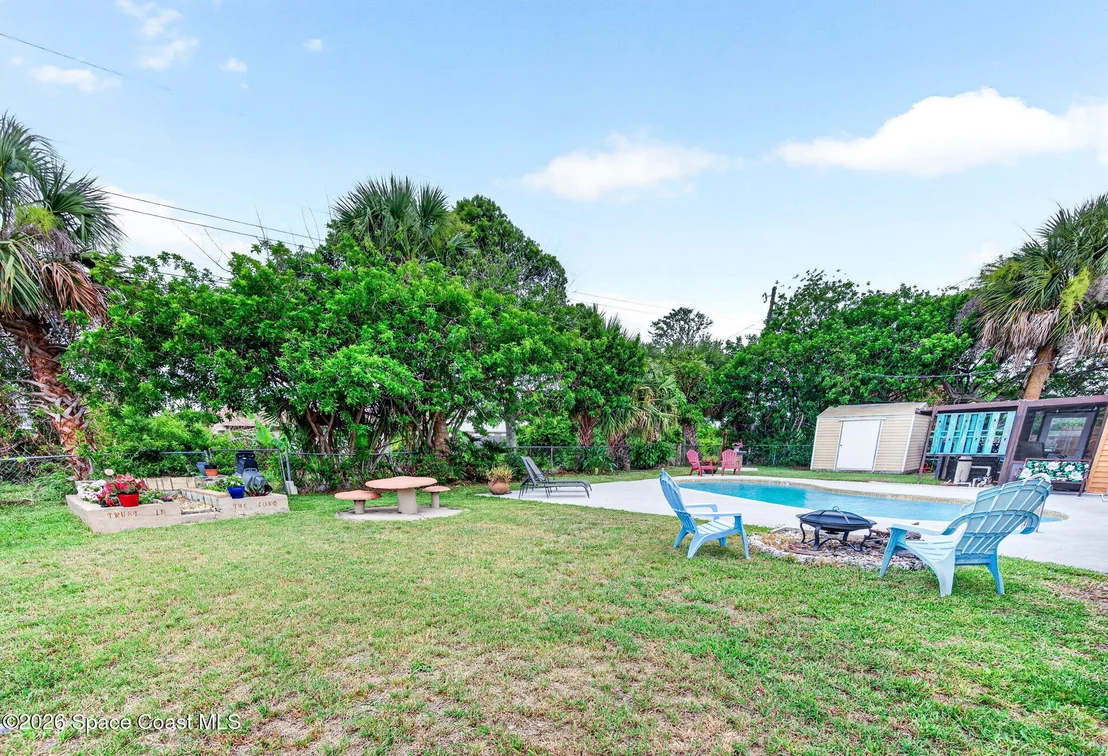 Photo of 719 Bianca Drive NE