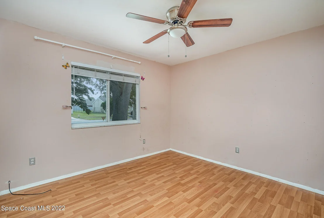 Photo of 960 Hooper Avenue NE