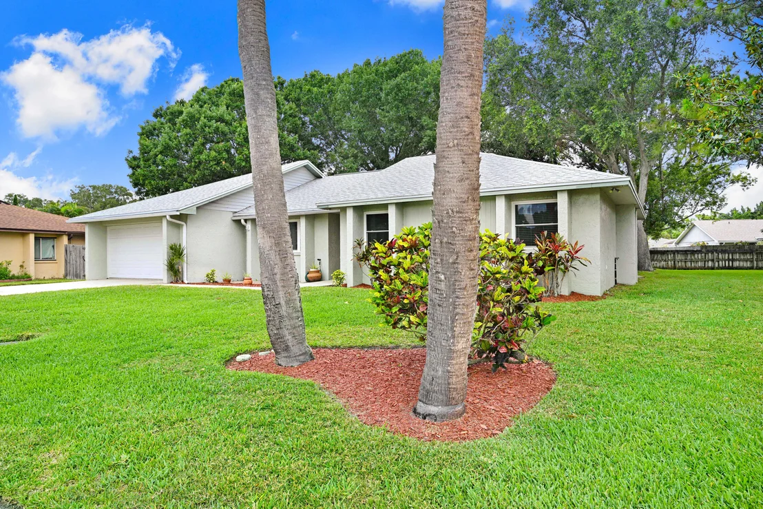 Photo of 1214 Foxfire Court