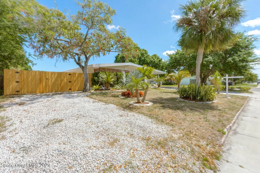 Photo of 825 Tupelo Drive