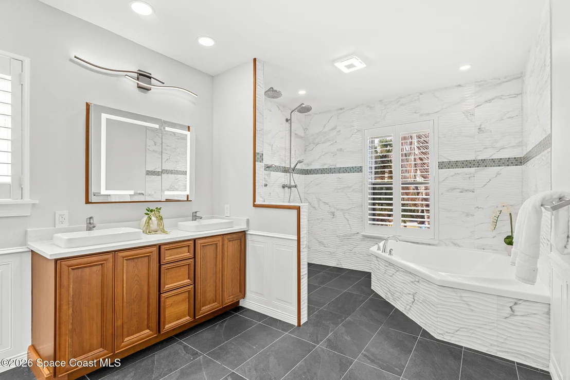 Photo of 136 14th Avenue
