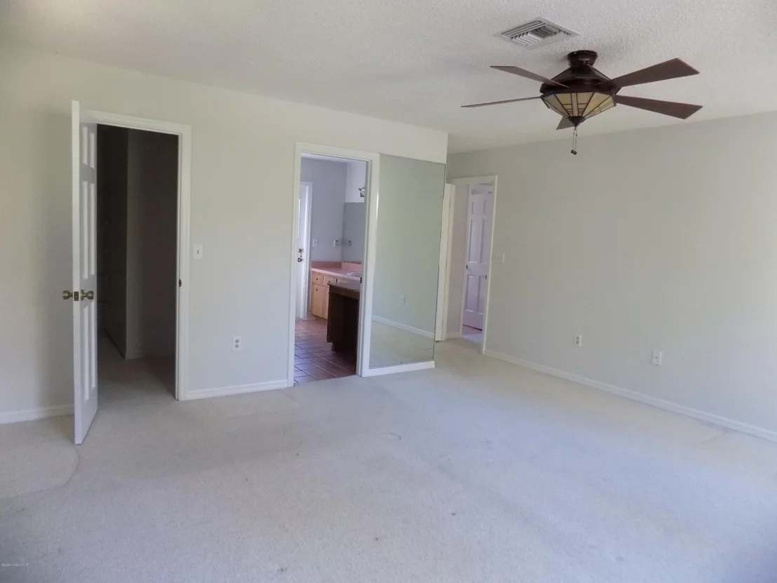 Photo of 970 Bluegrass Lane