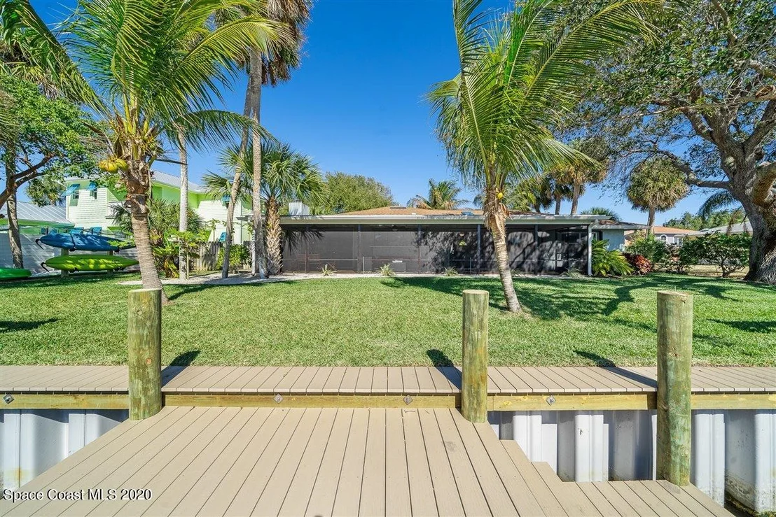 Photo of 393 Nikomas Way