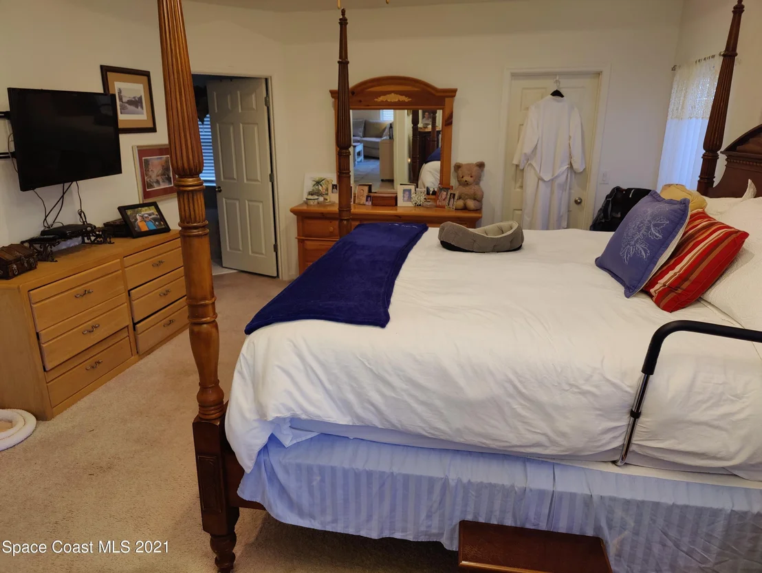 Photo of 571 Trymore Drive SE