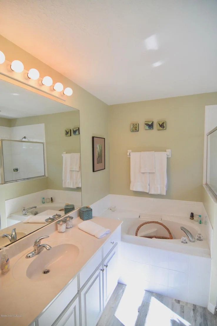 Photo of 2561 Stratford Pointe Drive