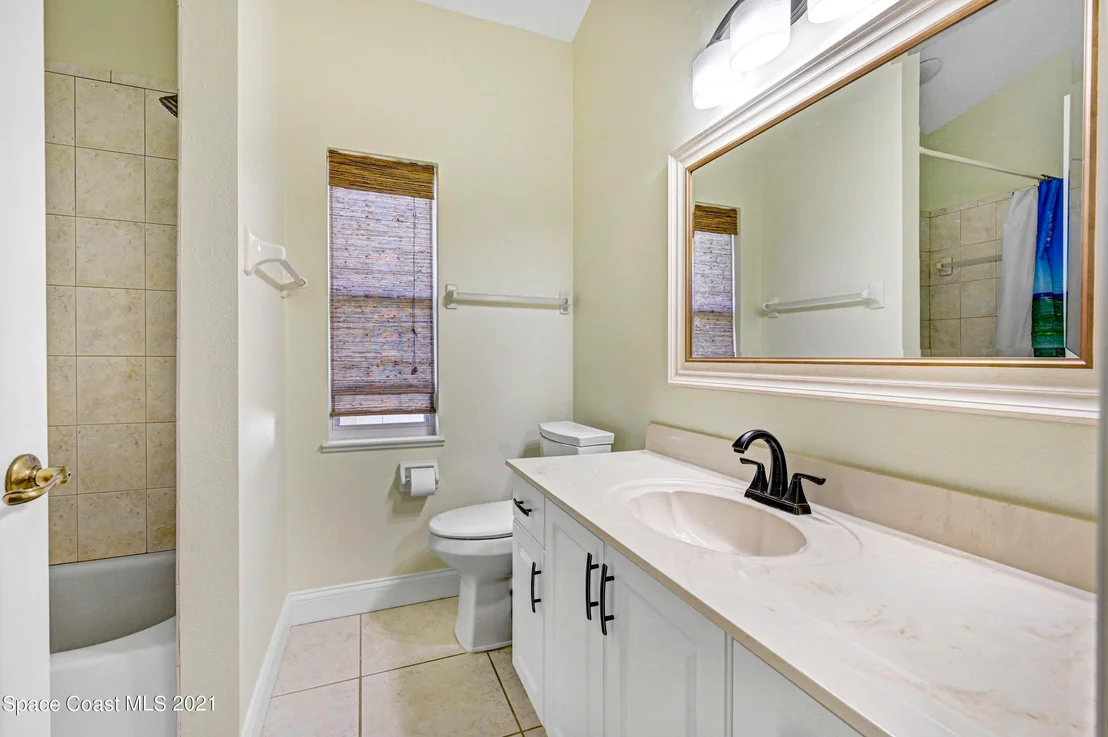Photo of 2571 Canterbury Circle