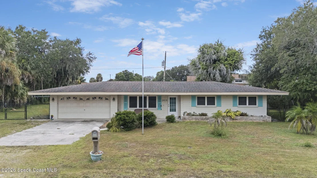 Photo of 2414 Greenway Drive
