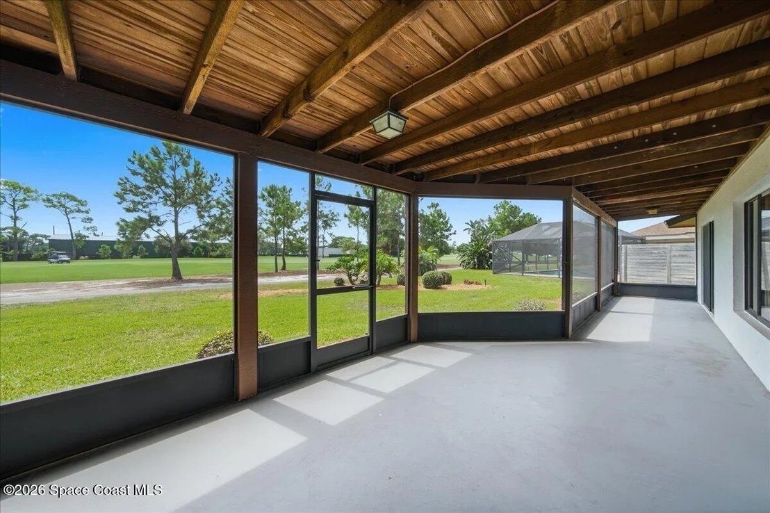 Photo of 653 Doral Lane