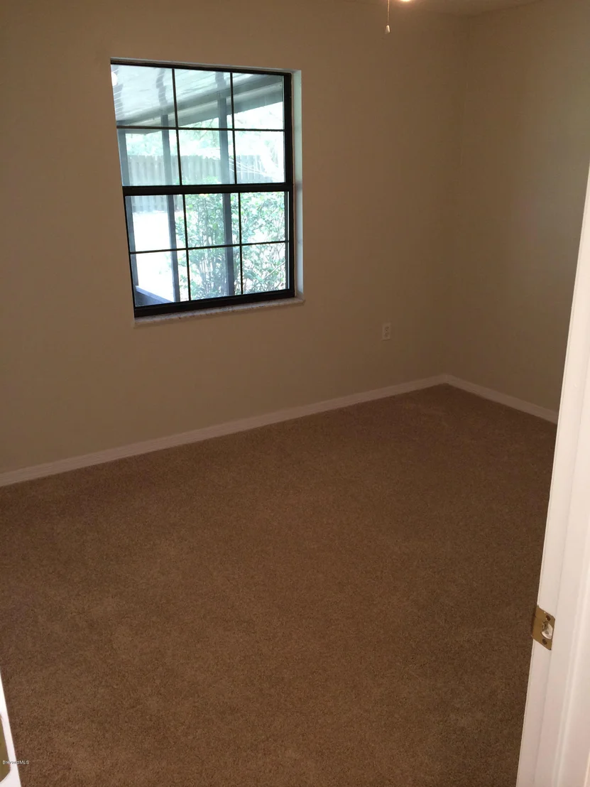 Photo of 6946 Bayfront Road