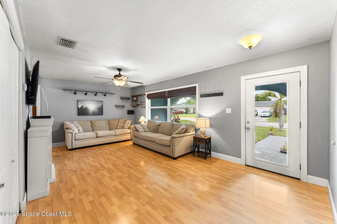 Photo of 2807 Golfview Drive