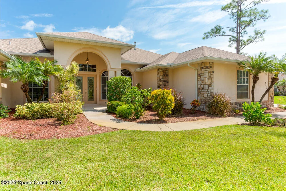 Photo of 2131 Windbrook Drive SE