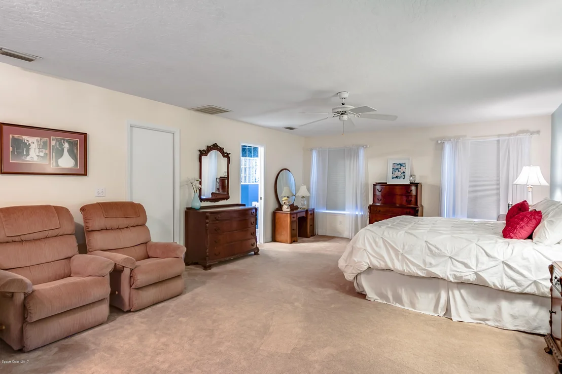 Photo of 485 Cardinal Drive