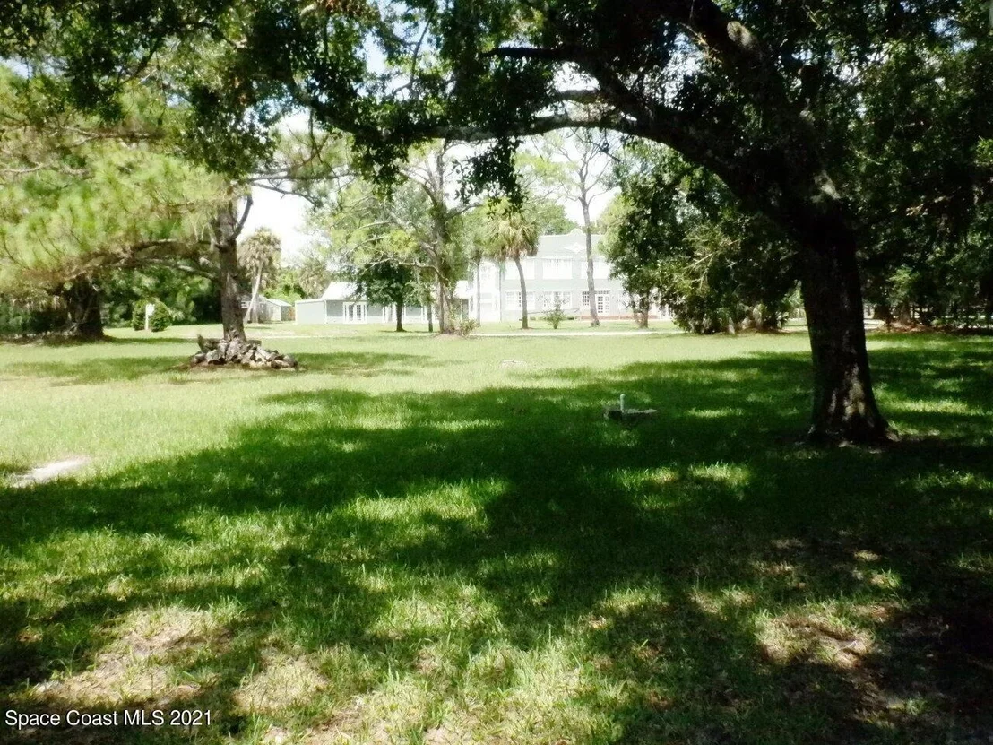 Photo of 1490 Blanche Street
