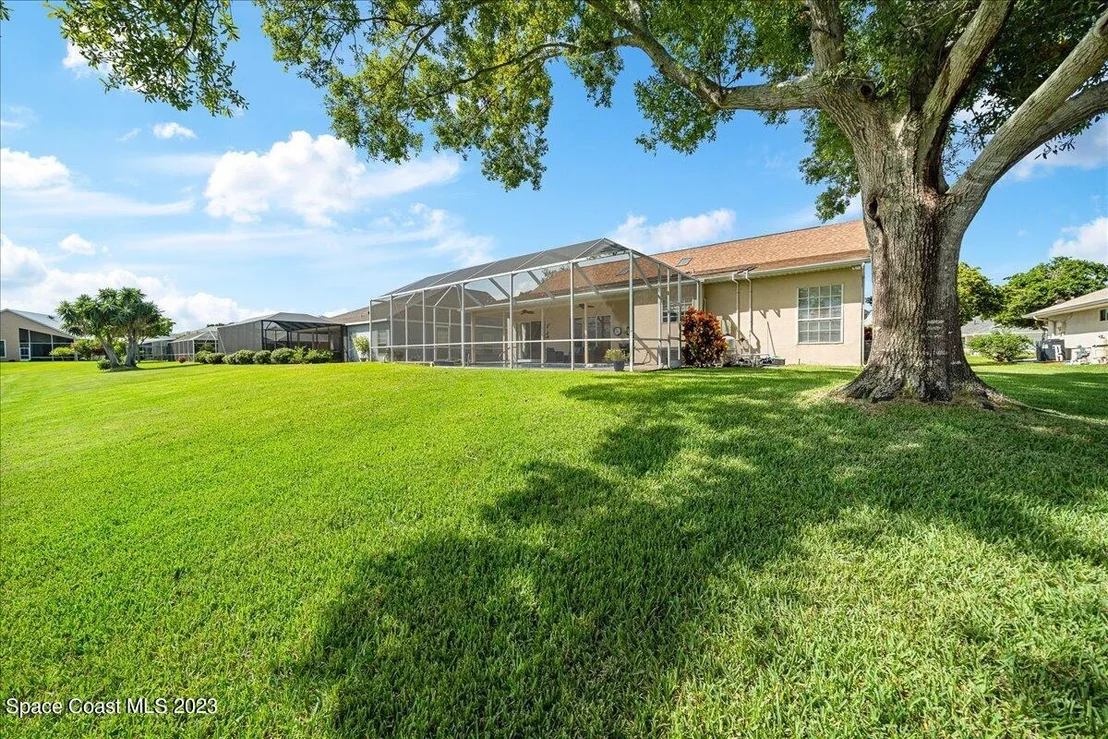 Photo of 369 Lake Victoria Circle
