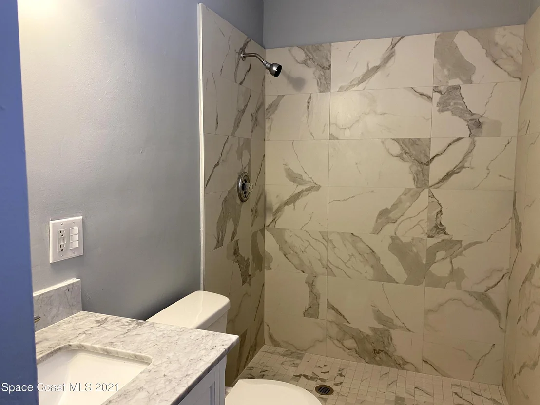 Photo of 1718 Golfview Drive