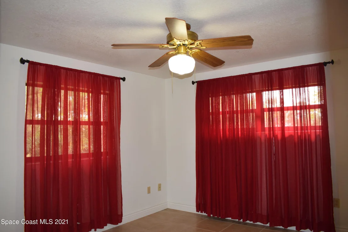 Photo of 895 Jefferson Road