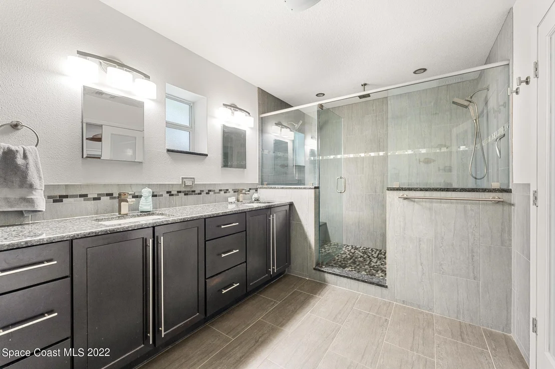 Photo of 220 Pineapple Street