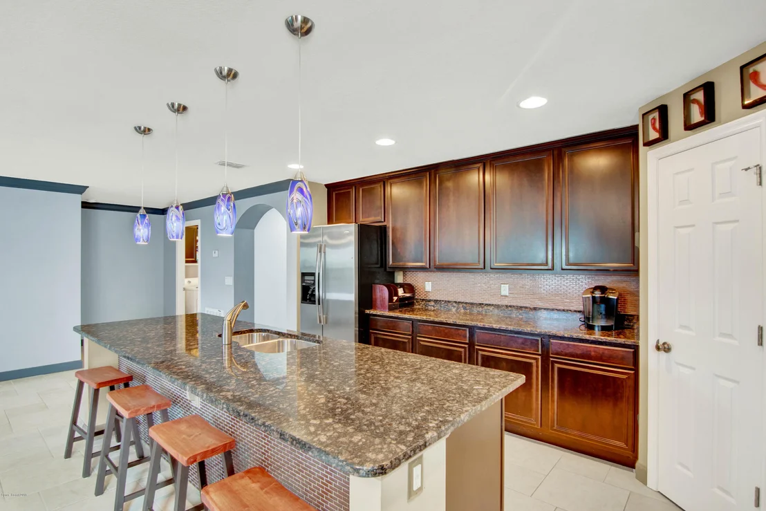 Photo of 700 Parnell Avenue