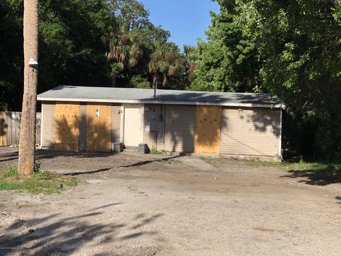Photo of 323 Pineda Street