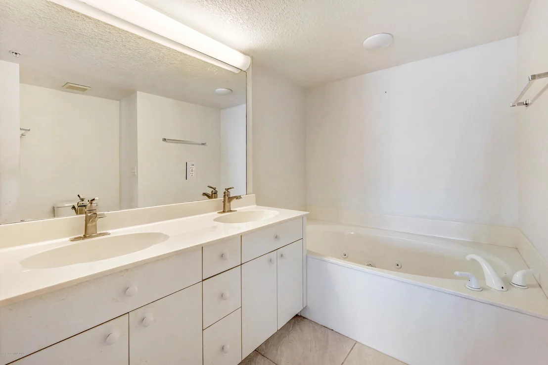 Photo of Unit 304 at 102 Riverside Drive