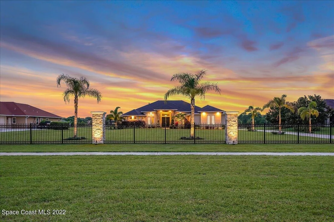 Photo of 1360 Corey Road