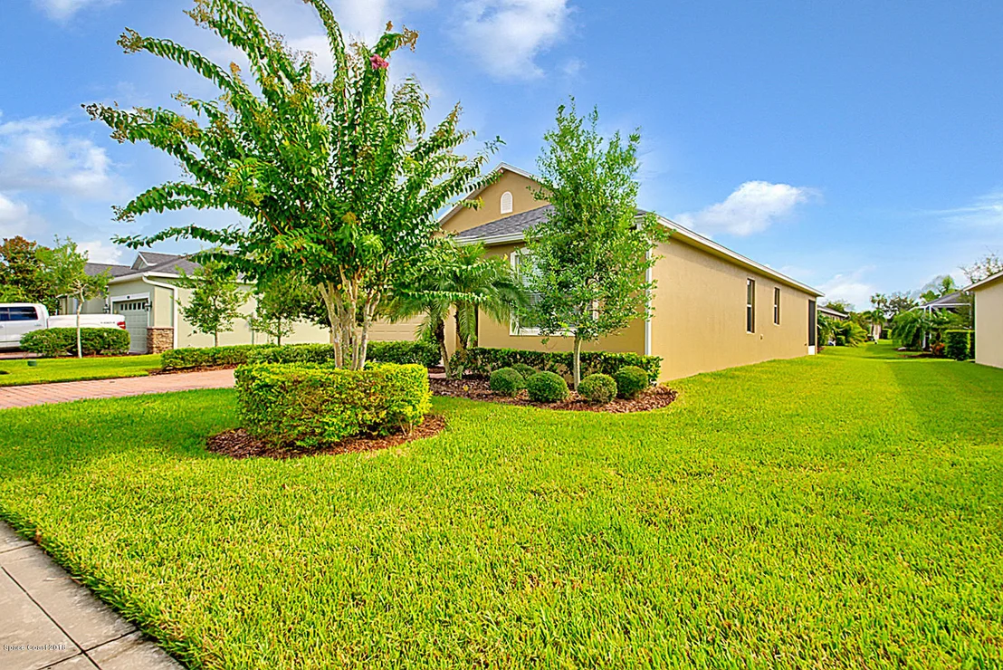 Photo of 6763 Newhall Lane