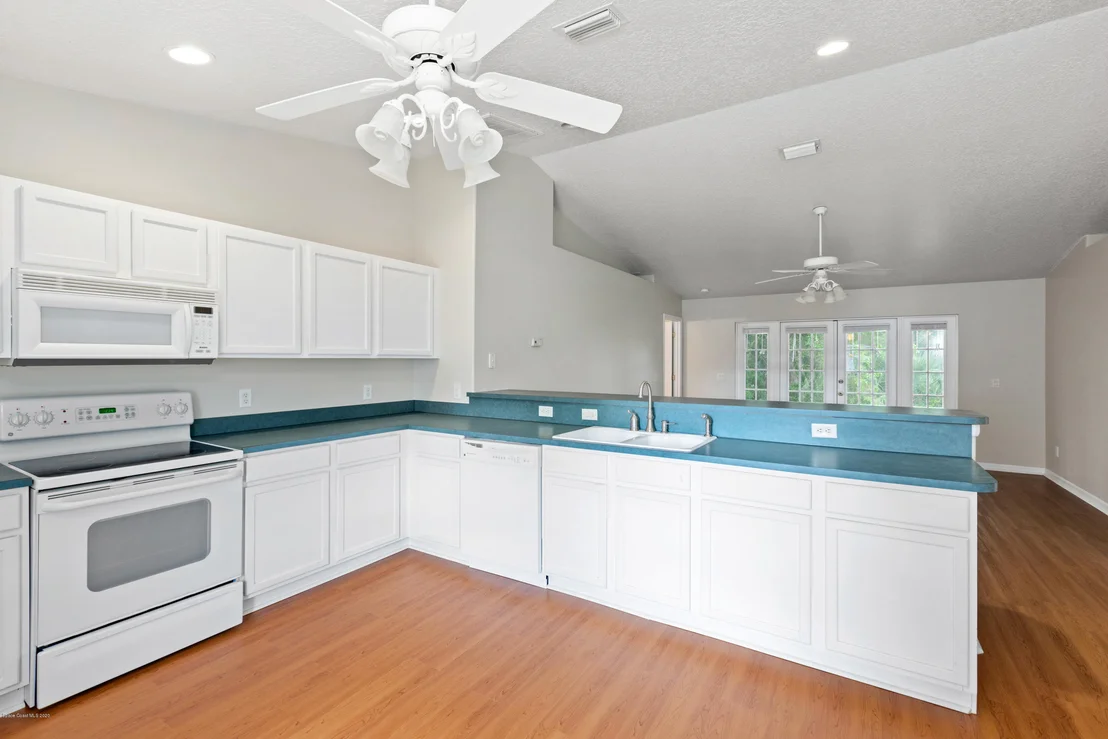 Photo of 1100 Pine Creek Circle NE