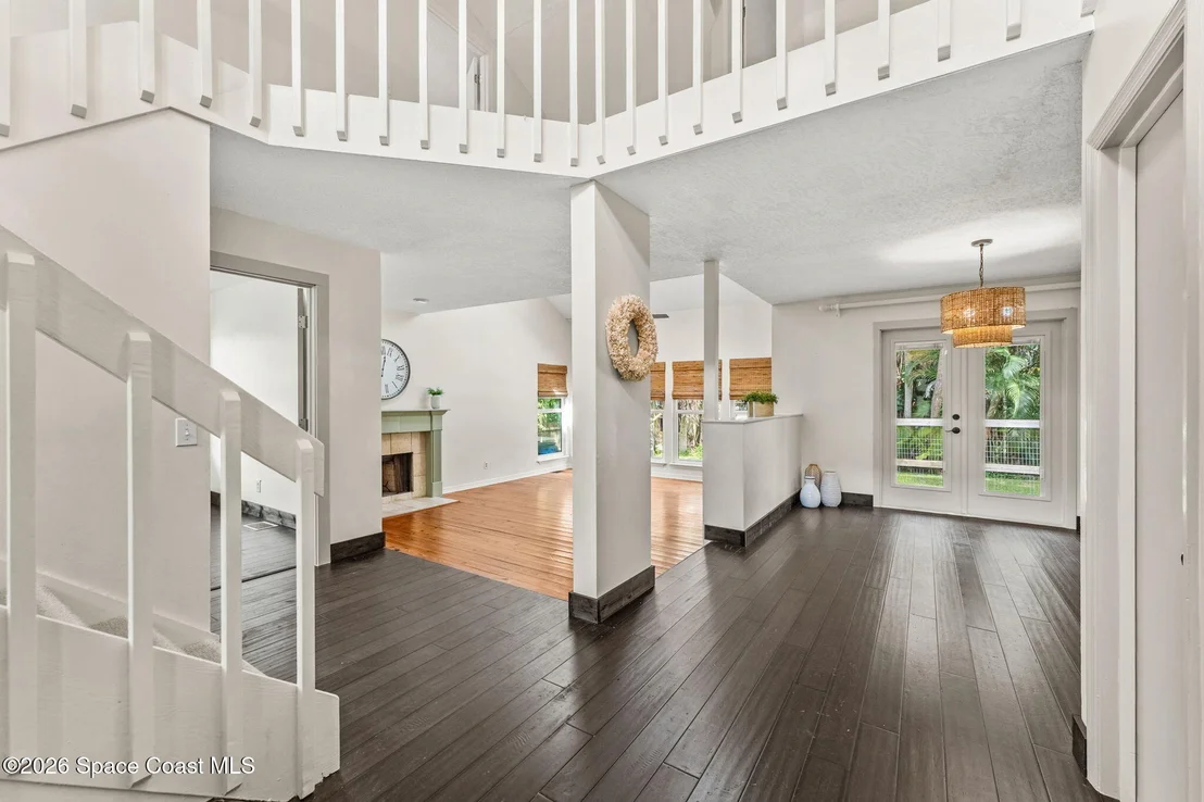 Photo of 220 Cardinal Drive