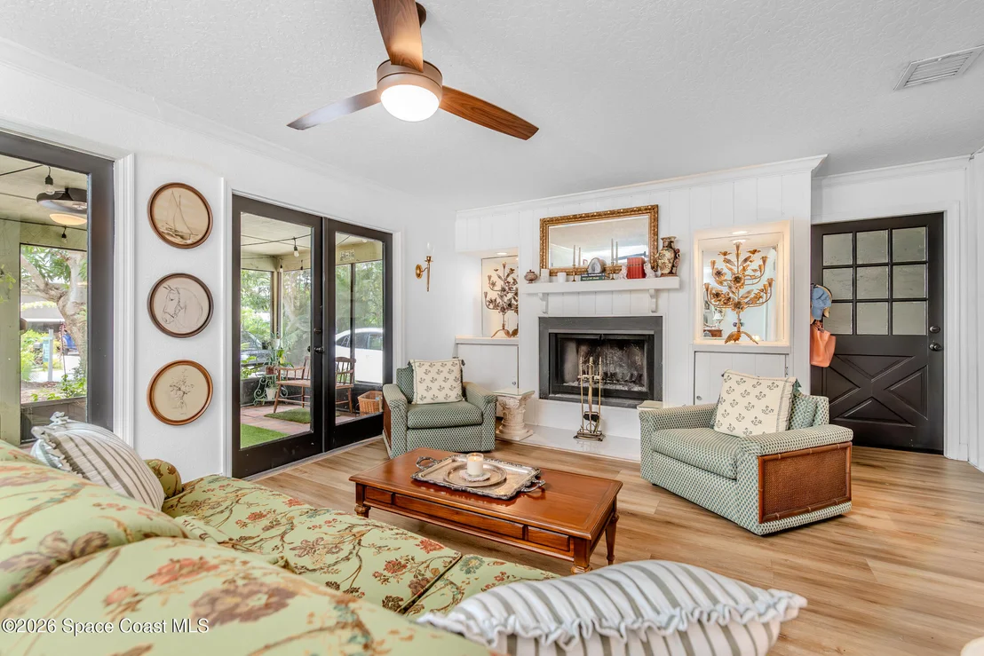 Photo of 5925 Riverside Drive