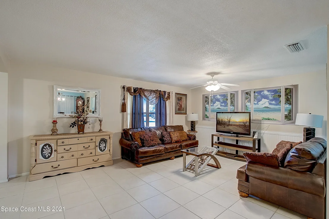 Photo of 960 Brunswick Court