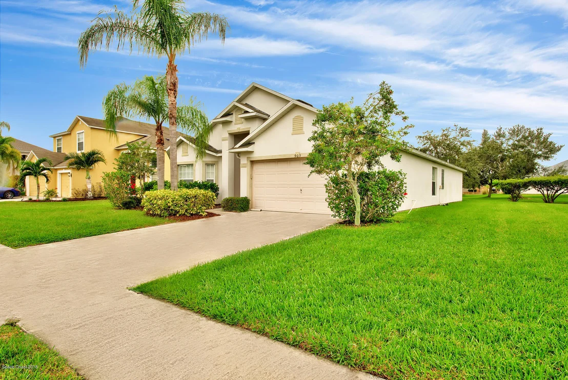 Photo of 903 Rosalind Place