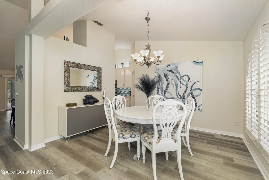 Photo of 321 Lake Victoria Circle