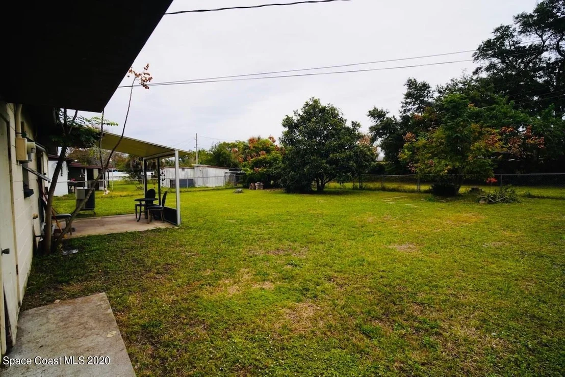 Photo of 1404 Stetson Drive E