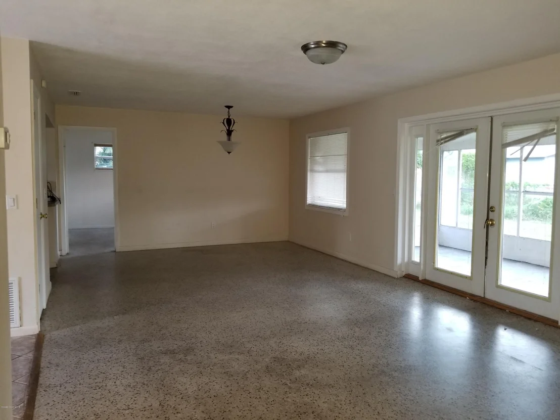 Photo of 993 Demaret Drive