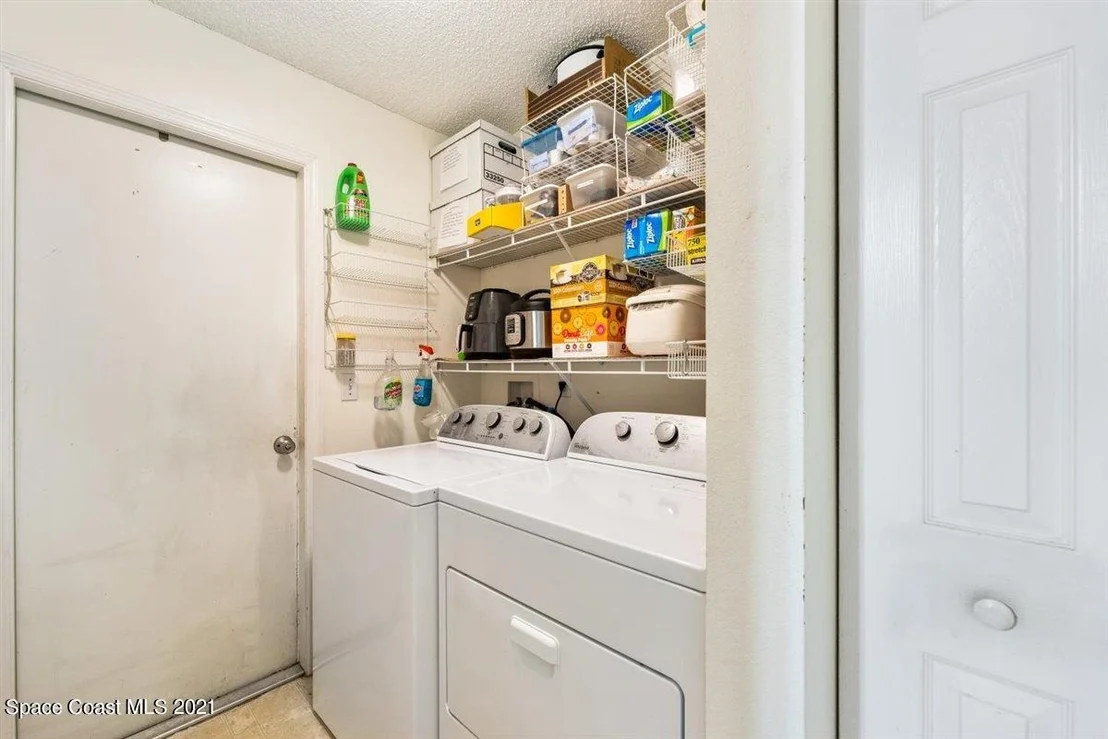 Photo of 1209 White Oak Circle