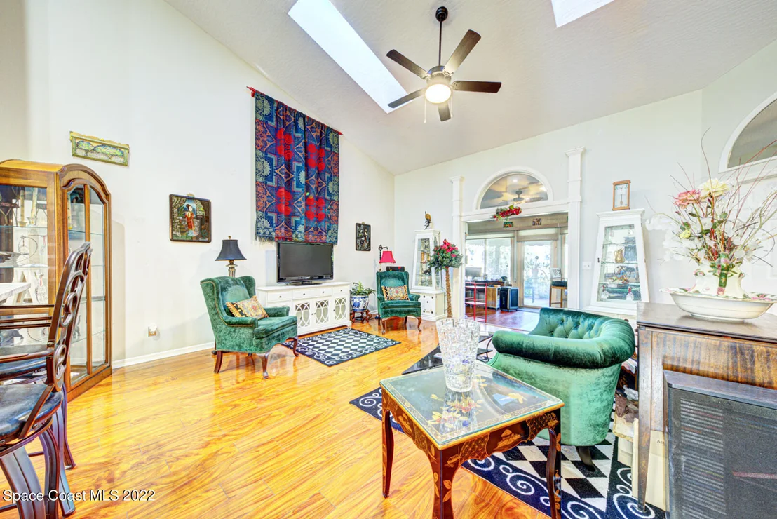 Photo of 966 Osprey Drive