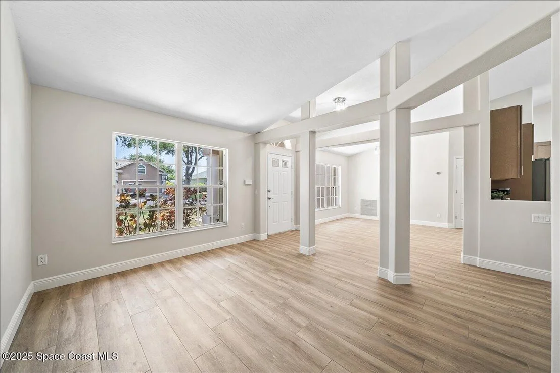 Photo of 5863 Newbury Circle