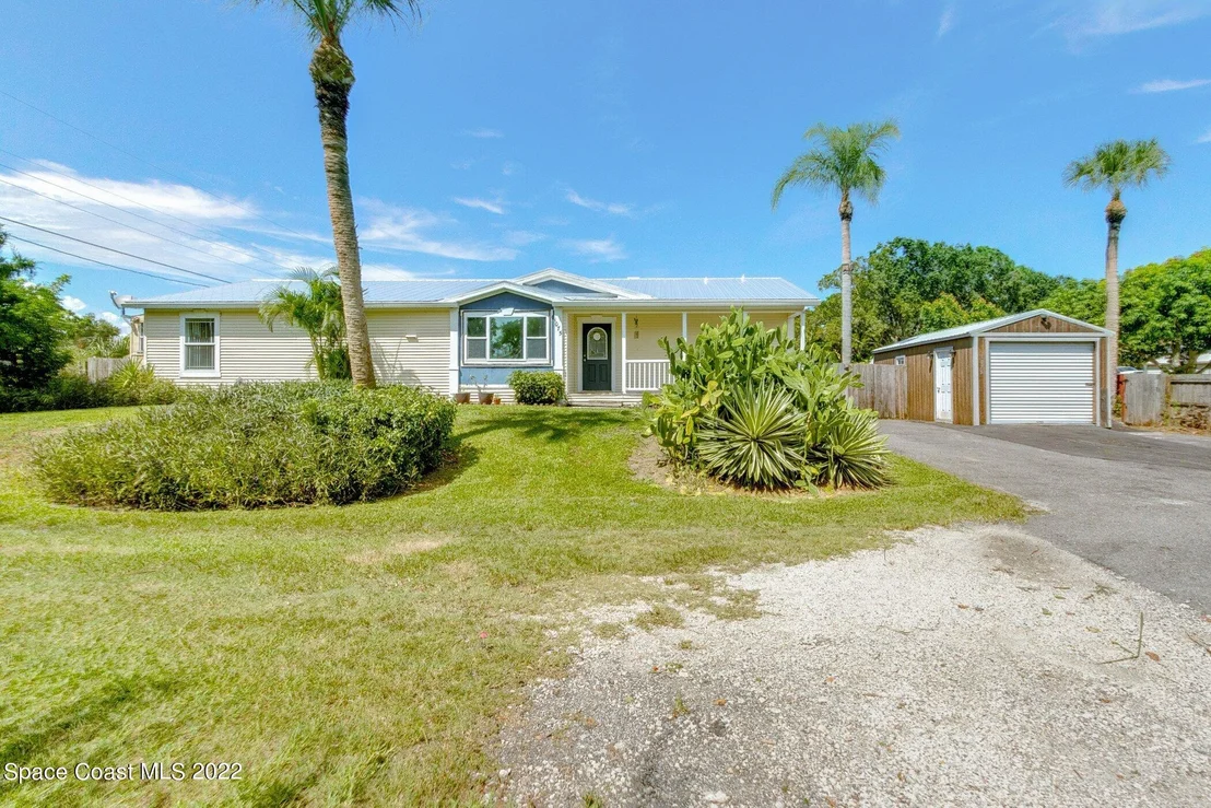 Photo of 1075 Lindholm Place