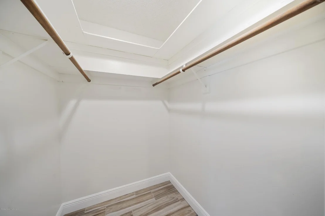 Photo of 541 Biscayne Drive