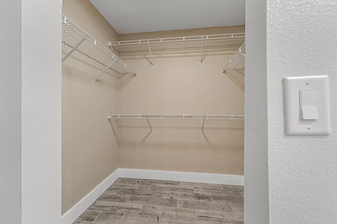 Photo of 1223 White Oak Circle