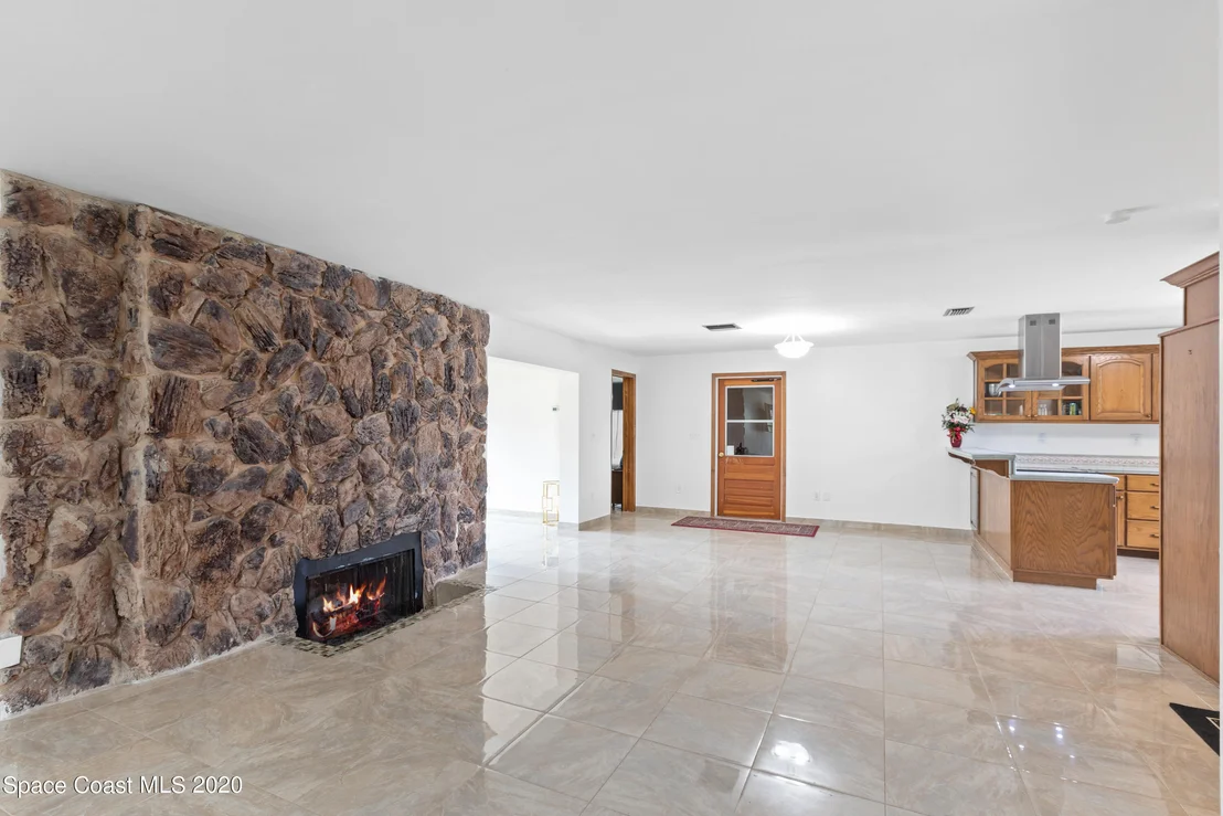 Photo of 1531 Hall Road
