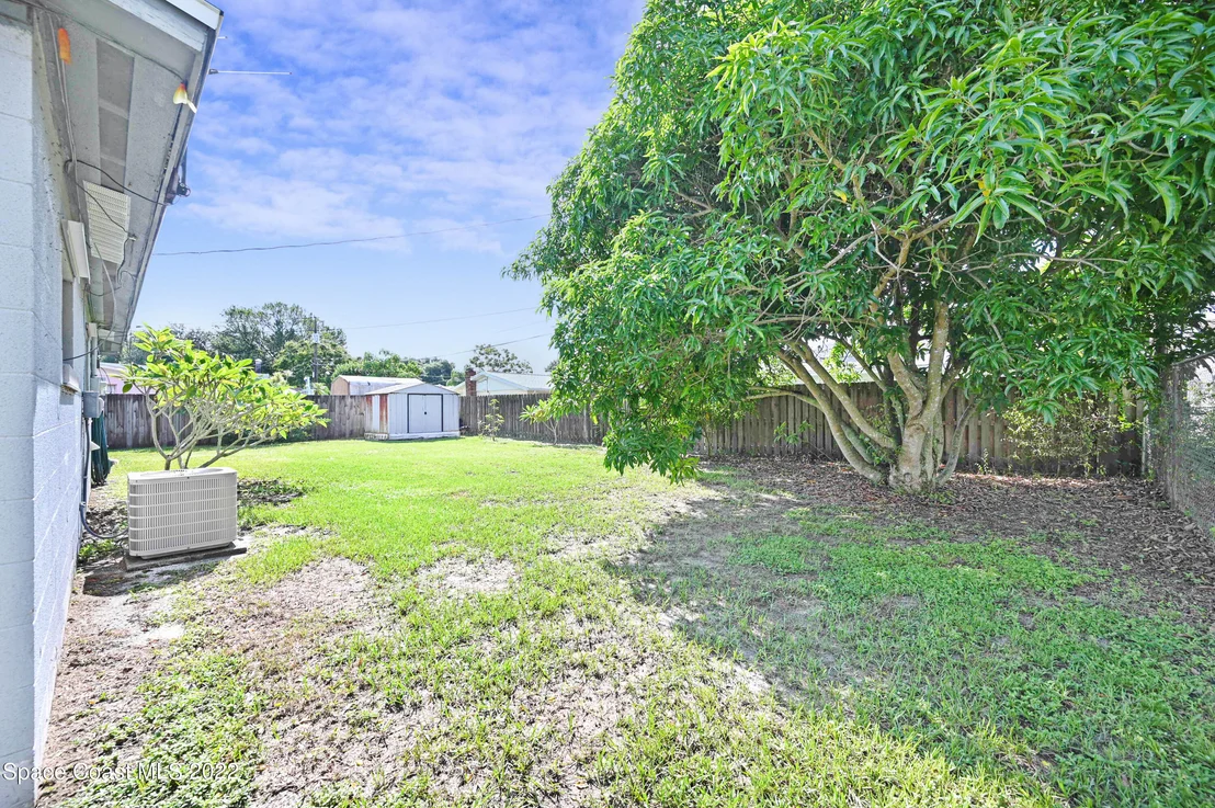 Photo of 995 Beacon Road