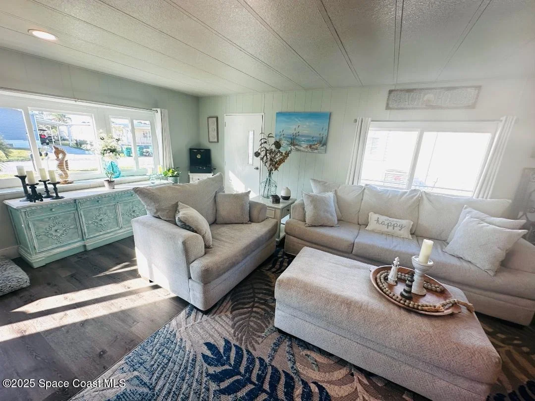 Photo of 708 Lark Drive