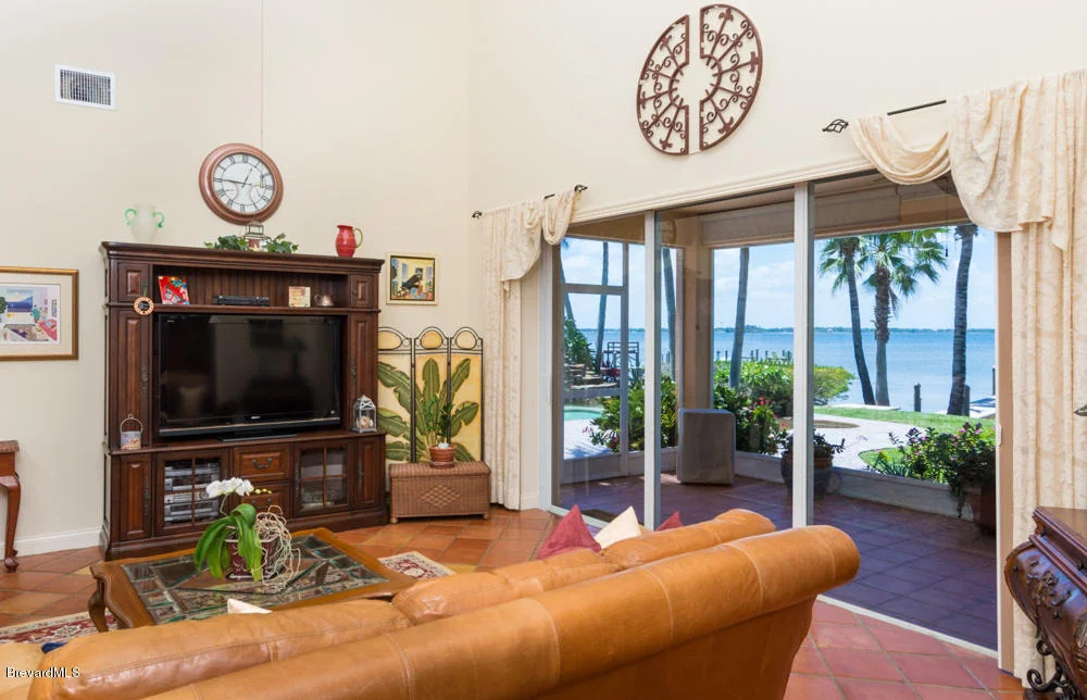 Photo of 333 Island Drive