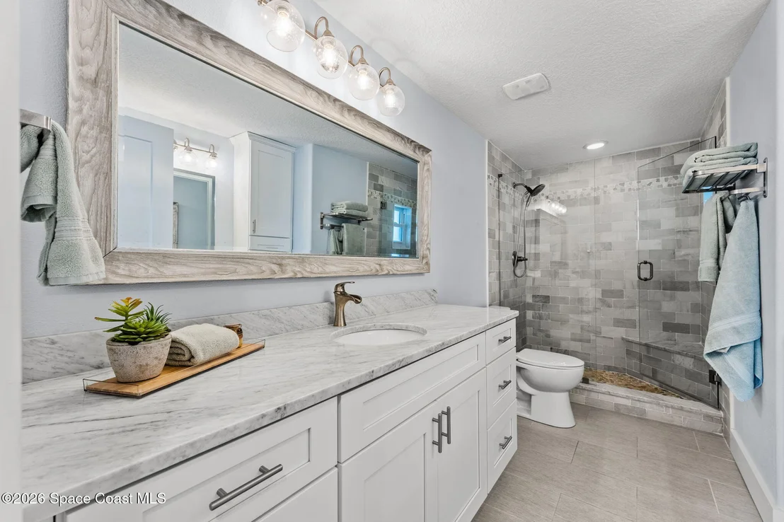 Photo of 417 Riverview Lane