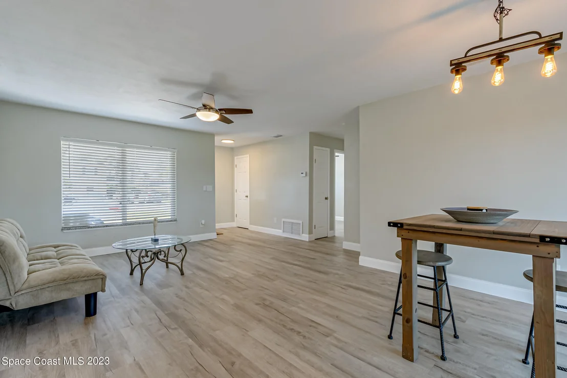 Photo of 1794 Dixon Boulevard