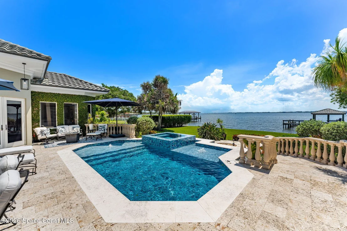 Photo of 200 Riverside Drive